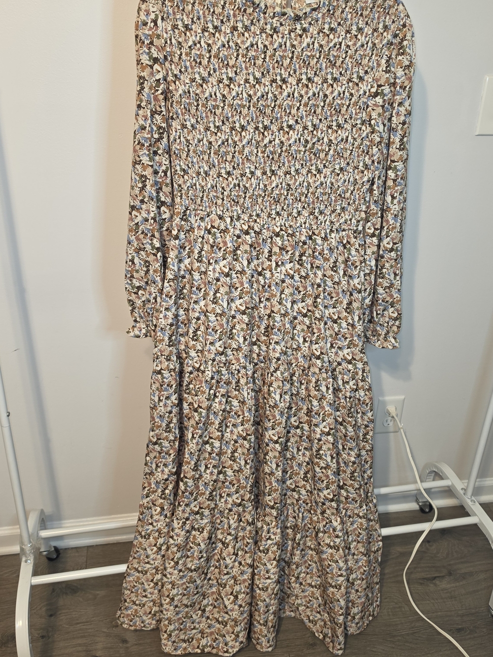 Hayden floral maxi dress in brown, beige, and blue tones, size L #floraldress